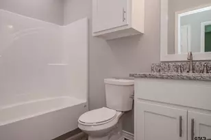 411 N Fuller Ave, Tyler, TX 75702 - Photo 17