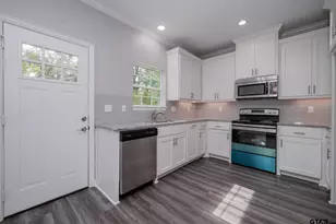 411 N Fuller Ave, Tyler, TX 75702 - Photo 9