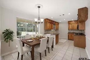 1302 Jeff Davis Dr, Tyler, TX 75703 - Photo 7