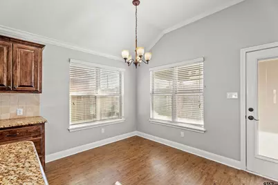 806 James Ct, Chandler, TX 75758 - Photo 7