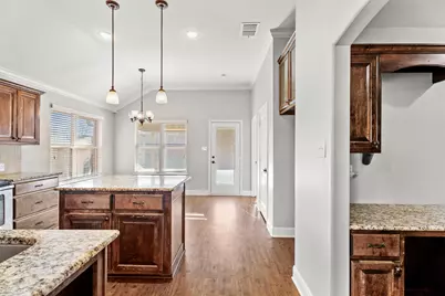 806 James Ct, Chandler, TX 75758 - Photo 5