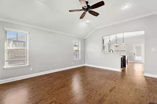 806 James Ct, Chandler, TX 75758 - Photo 3