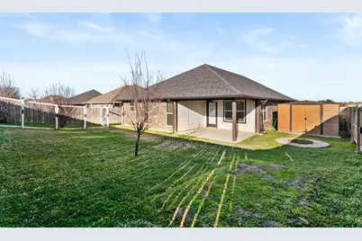 806 James Ct, Chandler, TX 75758 - Photo 21