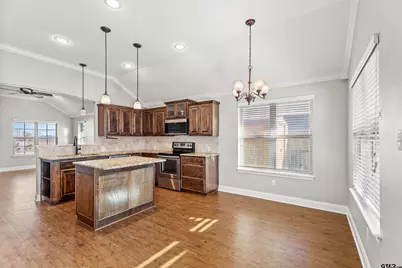 806 James Ct, Chandler, TX 75758 - Photo 9