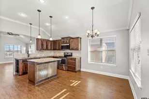 806 James Ct, Chandler, TX 75758 - Photo 9