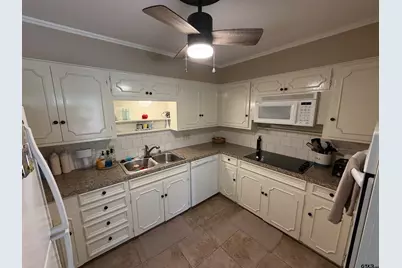 5704 Foxcroft, Tyler, TX 75703 - Photo 5