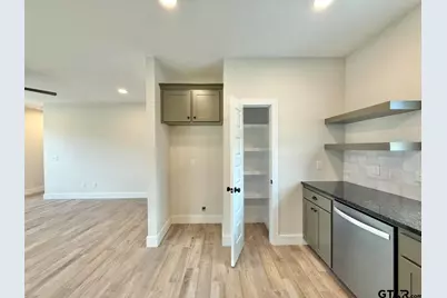 17422 Crossing Circle, Lindale, TX 75771 - Photo 7