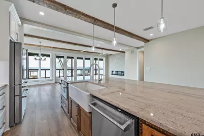 22107 Bluewater, Chandler, TX 75758 - Photo 7