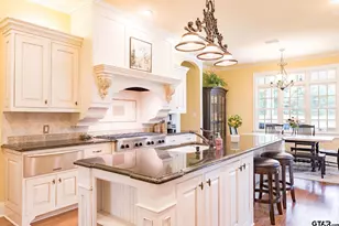 902 E South St, Lindale, TX 75771 - Photo 9