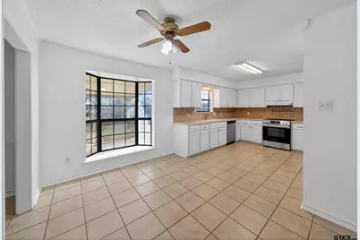 608 Craig Dr, Palestine, TX 75803 - Photo 11