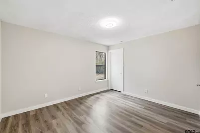 121 Candlelight Cv, Holly Lake Ranch, TX 75765 - Photo 5