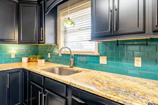 322 N Oleander St, Grand Saline, TX 75140 - Photo 11