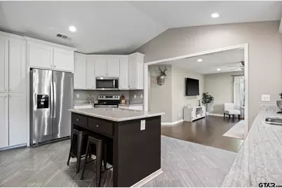 655 Daingerfield St, Pittsburg, TX 75686 - Photo 11