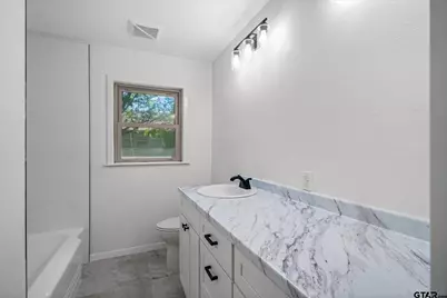 252 E Main, Van, TX 75790 - Photo 9