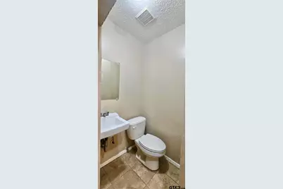 401 1/2 Tammy Lynn Dr A, Longview, TX 75604 - Photo 3