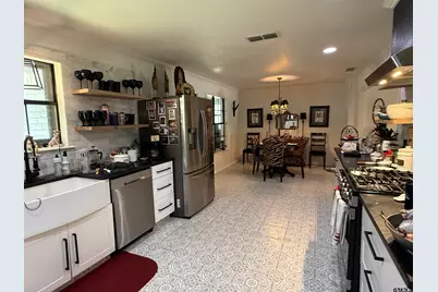 608 Pine Street, Henderson, TX 75654 - Photo 13