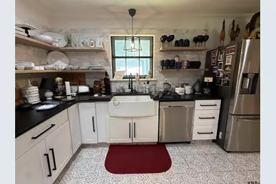 608 Pine Street, Henderson, TX 75654 - Photo 11