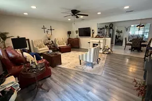 608 Pine St, Henderson, TX 75654 - Photo 3