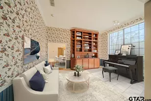 10 Elmwood St, Longview, TX 75604 - Photo 5