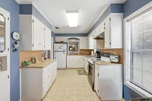 308 S Mill St, Winnsboro, TX 75494 - Photo 9