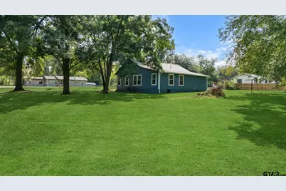 607 E Duval, Troup, TX 75789 - Photo 23