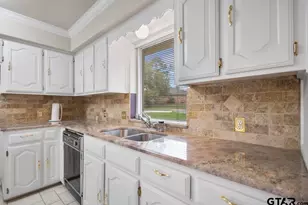 1102 Richwood St, Longview, TX 75604 - Photo 11