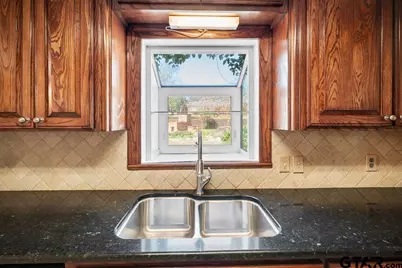 2715 Robertson, Tyler, TX 75701 - Photo 15