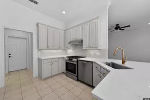 704 Paloma St, Tyler, TX 75703 - Photo 11