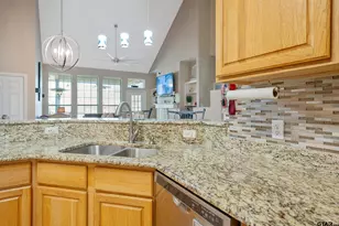 319 Rosebrook Cir, Whitehouse, TX 75791 - Photo 7