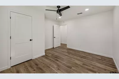 2000 W Oakwood St, Tyler, TX 75702 - Photo 19