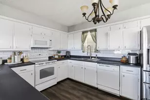 505 Fleming St, Mt Vernon, TX 75457 - Photo 17