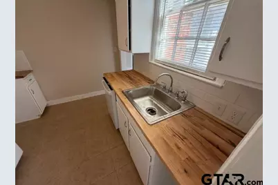 923 #4 N Tyler Ave, Tyler, TX 75702 - Photo 3