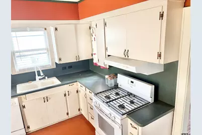 437 Jefferson, Pittsburg, TX 75686 - Photo 17