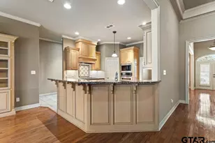 2123 Evansburg Ln, Tyler, TX 75703 - Photo 15