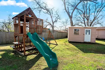 337 Daingerfield, Pittsburg, TX 75686 - Photo 5