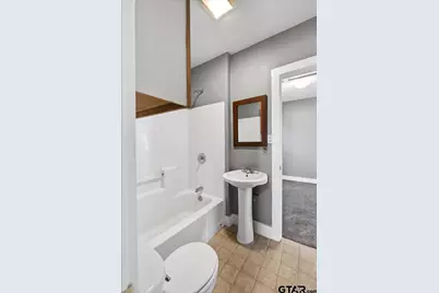 924 Head St, Palestine, TX 75801 - Photo 13