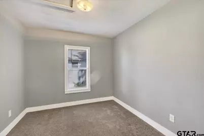 924 Head St, Palestine, TX 75801 - Photo 11