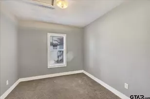 924 Head St, Palestine, TX 75801 - Photo 11