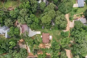 297 Hilltop Rd, Crockett, TX 75835 - Photo 33