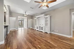 1409 Robbinwood Ct, Longview, TX 75601 - Photo 7