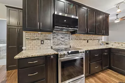 1409 Robbinwood Ct., Longview, TX 75601 - Photo 11