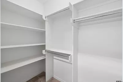 1409 Robbinwood Ct., Longview, TX 75601 - Photo 19