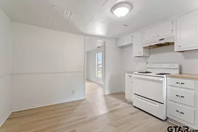 210 Cooper, Lindale, TX 75771 - Photo 9