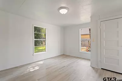 210 Cooper, Lindale, TX 75771 - Photo 13