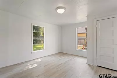 210 Cooper, Lindale, TX 75771 - Photo 13