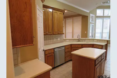 702 W Heritage, Tyler, TX 75703 - Photo 11