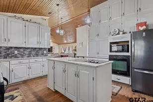 1887 Shiloh Estates Rd, Chandler, TX 75758 - Photo 5