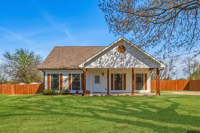 711 Leftwich St, Mt Vernon, TX 75457 - Photo 1