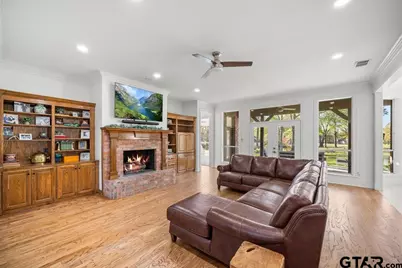 6601 Hollytree Circle, Tyler, TX 75703 - Photo 9