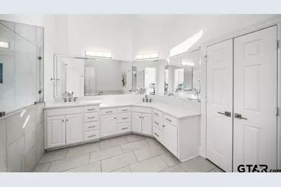 6601 Hollytree Circle, Tyler, TX 75703 - Photo 13